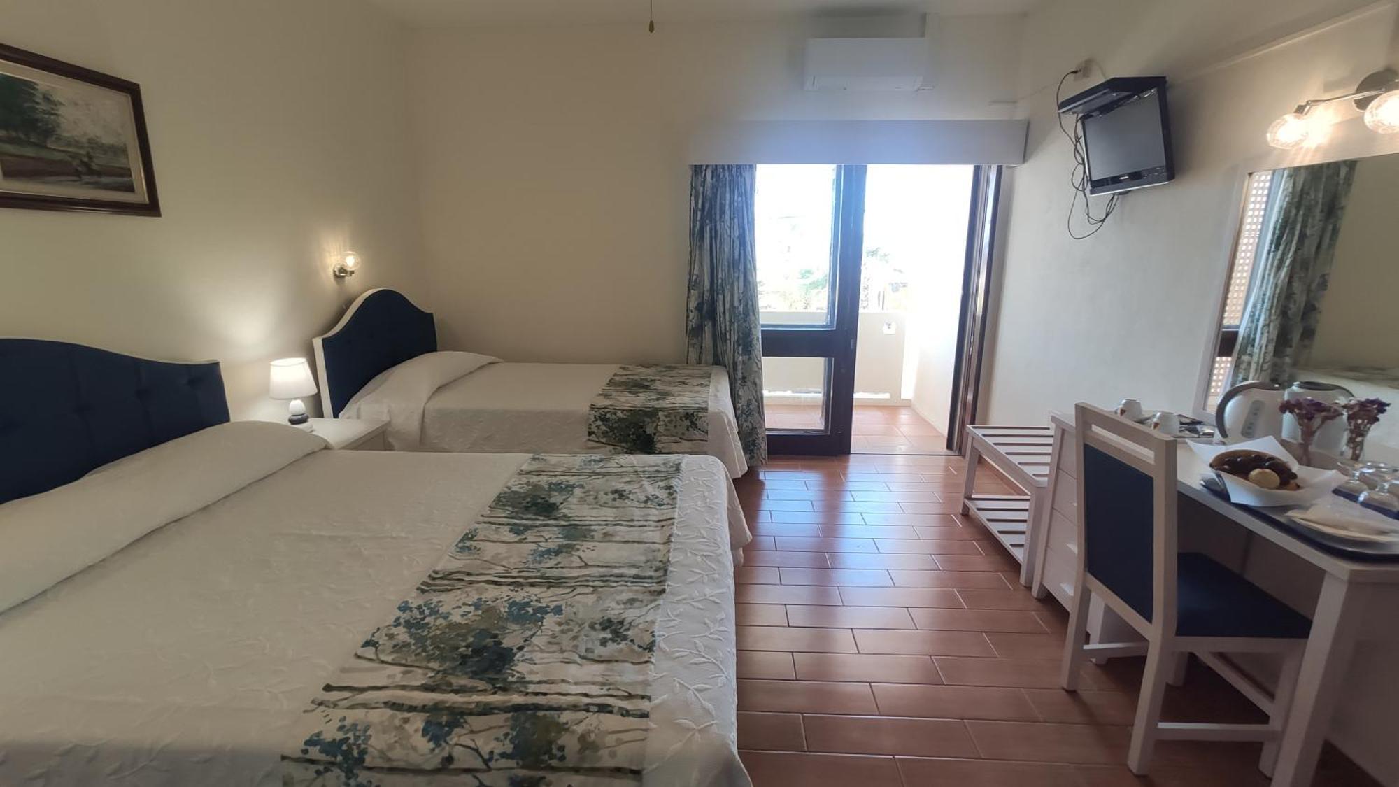 Triple Room Balcony Sea or River View