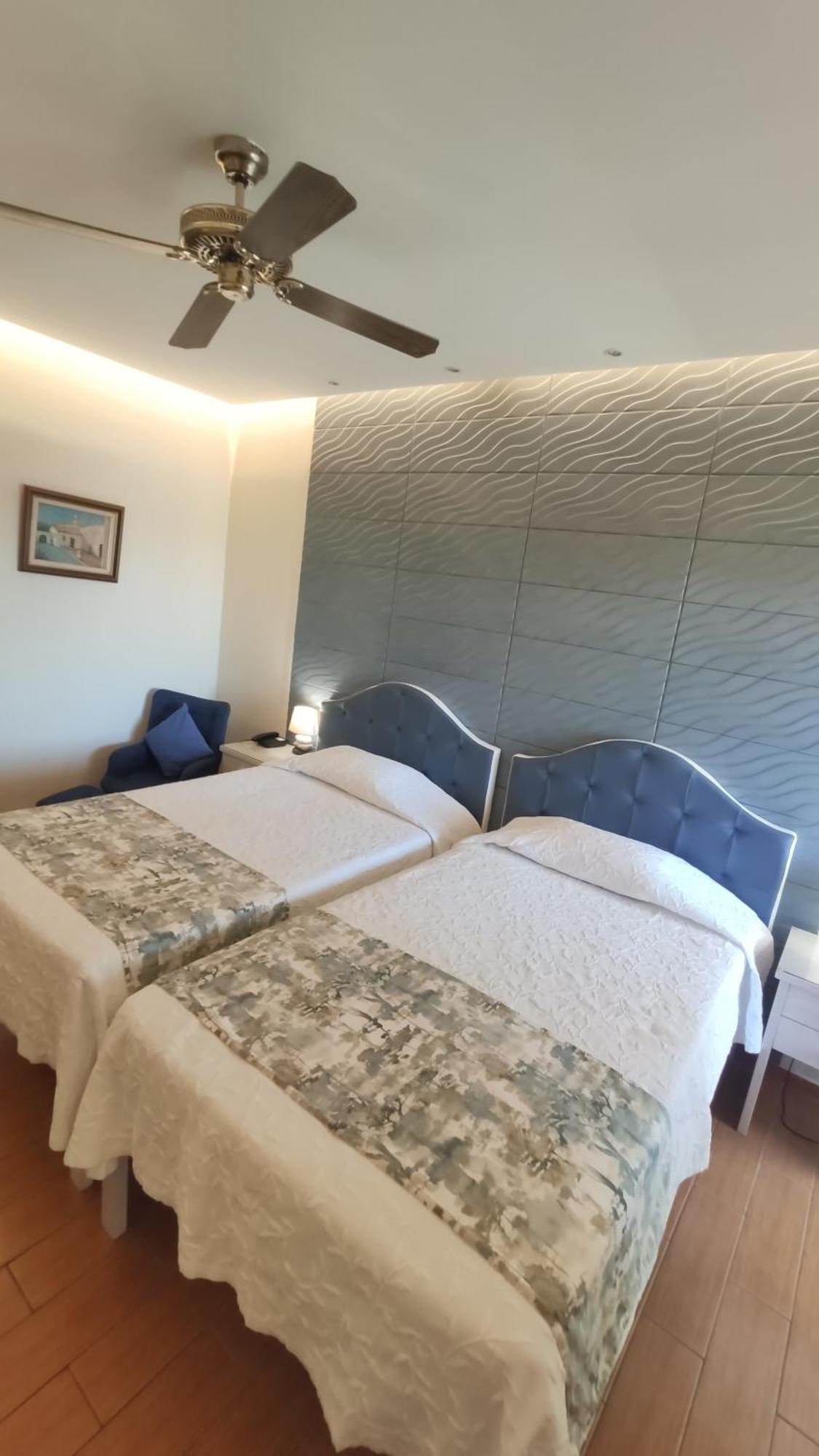 Superior Twin Room Balcony Sea or River View